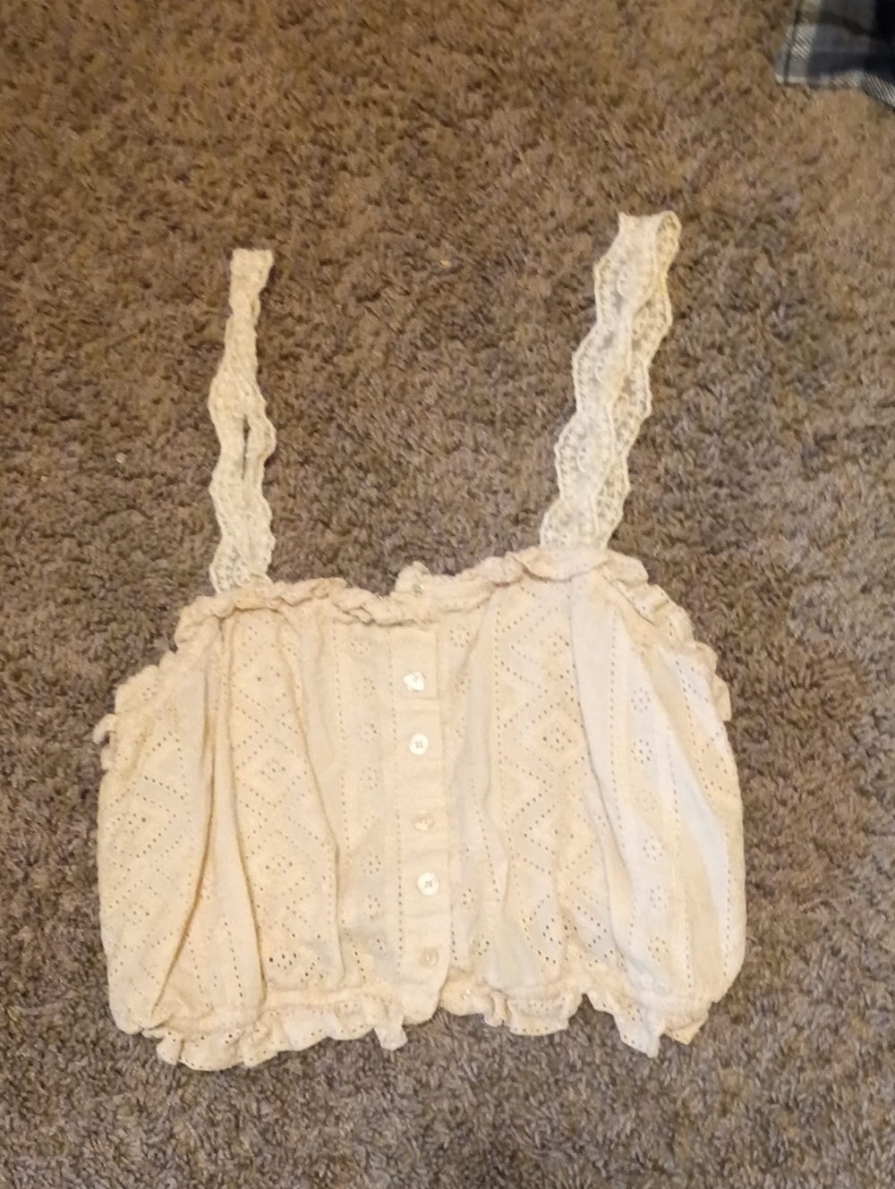 Sky and Sparrow Cream Eyelet Lace-Trim Crop Camisole